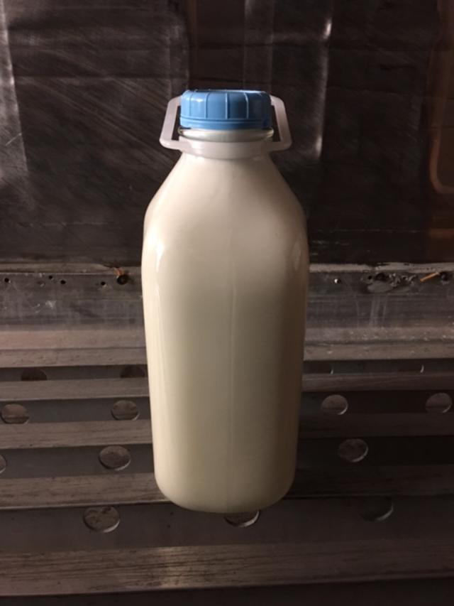 https://amosmillerorganicfarm.com/wp-content/uploads/2017/12/whole-glass-goat-milk.jpg