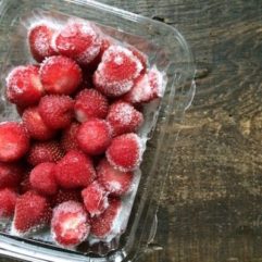 Whole Strawberries – frozen – PINT